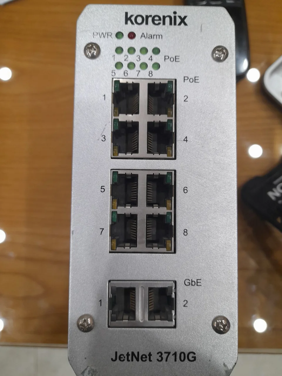 سوییچ شبکه صنعتی korenix دست دو